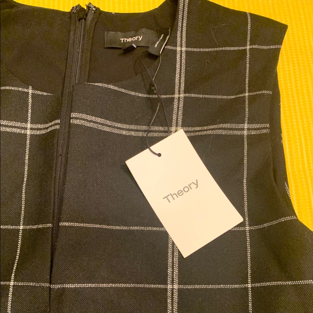 NWT, Theory Ralnaka peplum top, Large